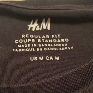 Men’s H&M size medium black scoop neck tee shirt